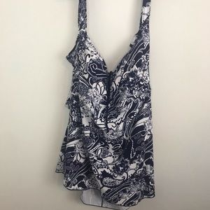 Septangle plus size women’s swim top NWT
